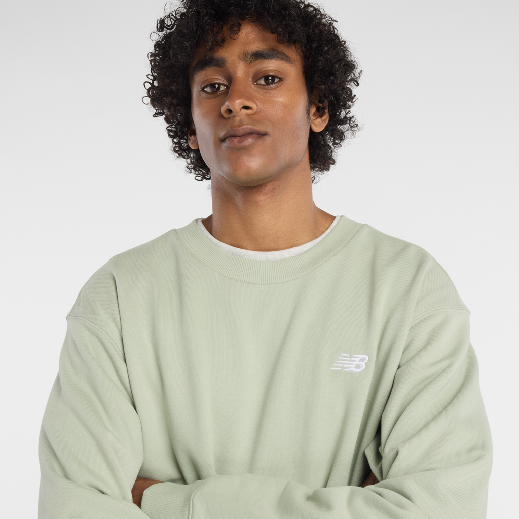 New Balance Sport Essentials Small Logo French Terry Crew in GRÜN