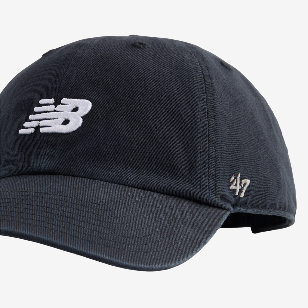 New Balance '47 Clean Up Hat in SCHWARZ