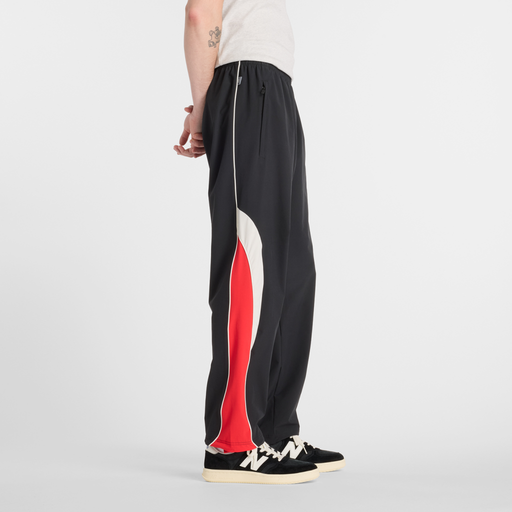 New Balance In Game Woven Track Pant in SCHWARZ