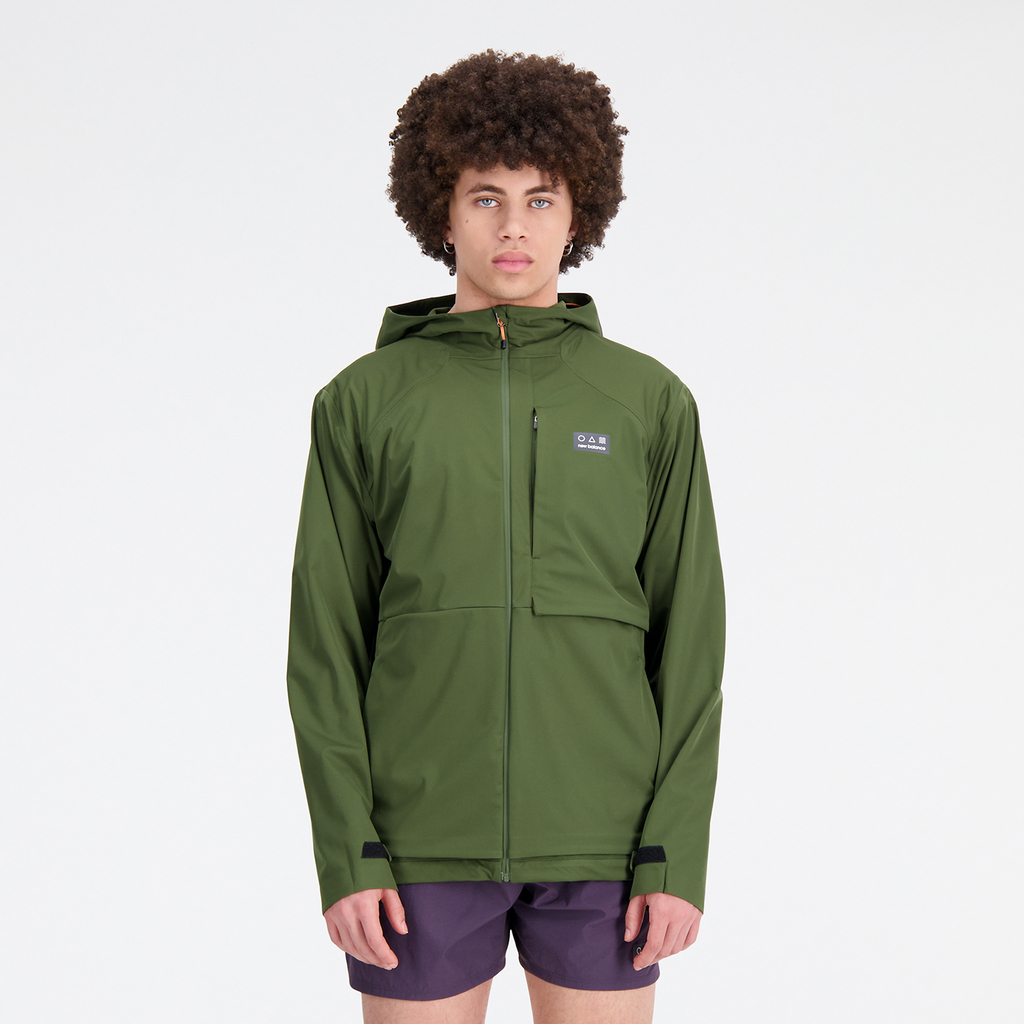 New Balance Impact Run AT Waterproof Jacket in GRÜN