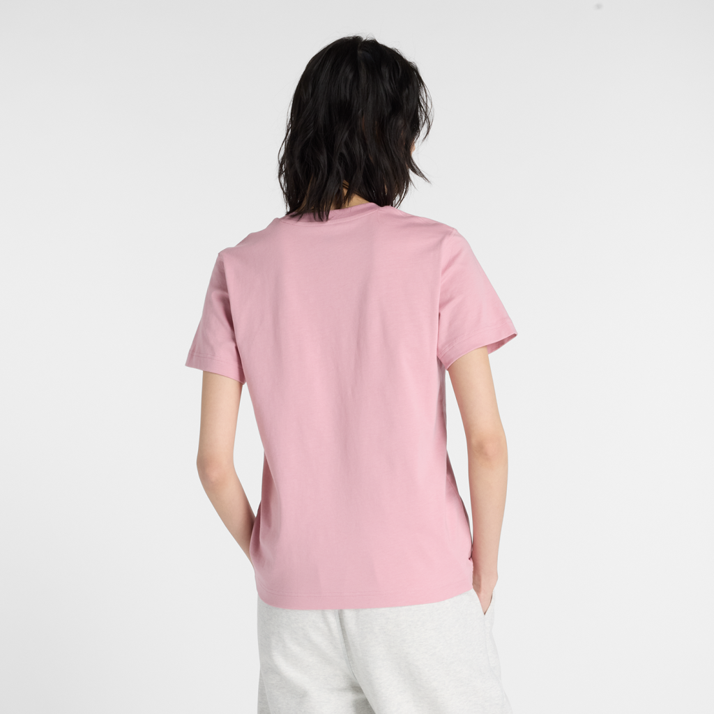 New Balance W Sport Essentials Jersey Logo T-Shirt in ROT