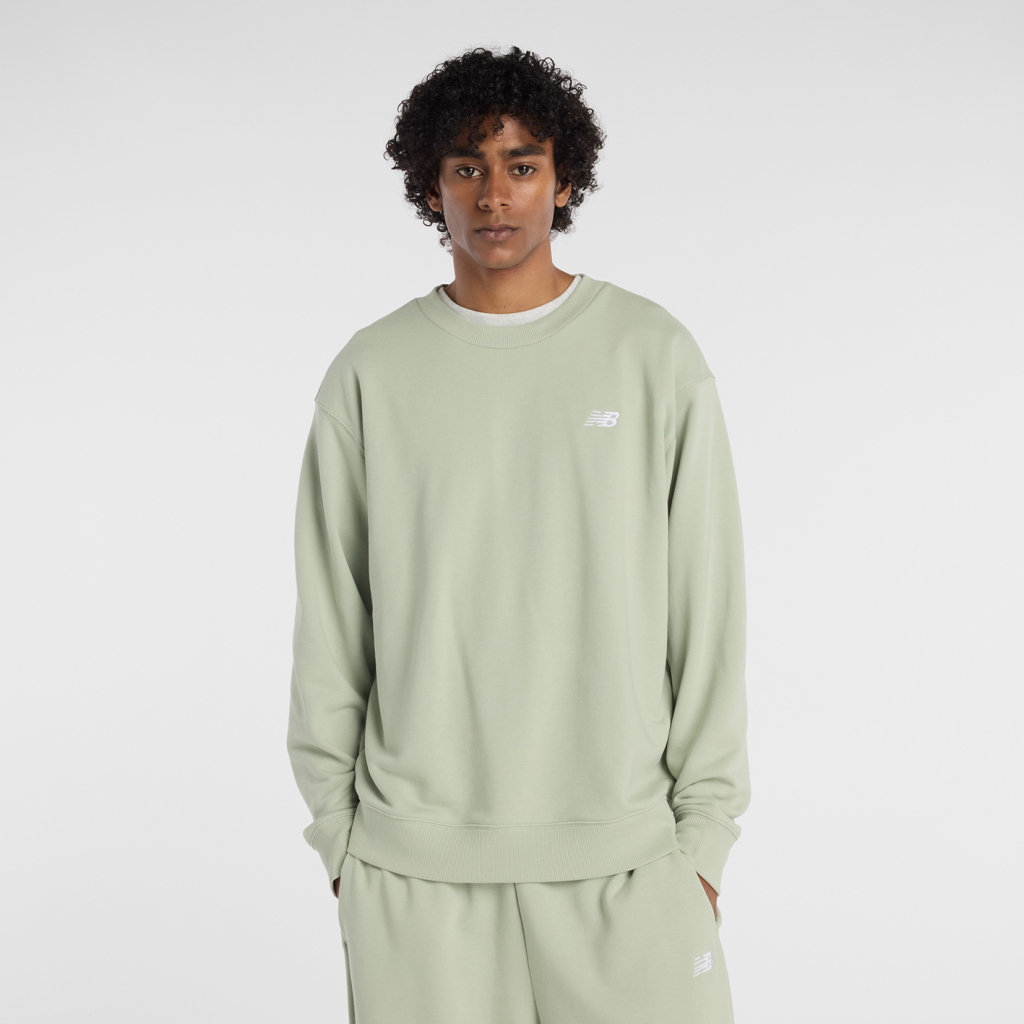 New Balance Sport Essentials Small Logo French Terry Crew in GRÜN