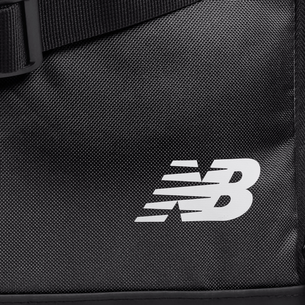 New Balance Athletics Duffle 2.0 Medium in SCHWARZ