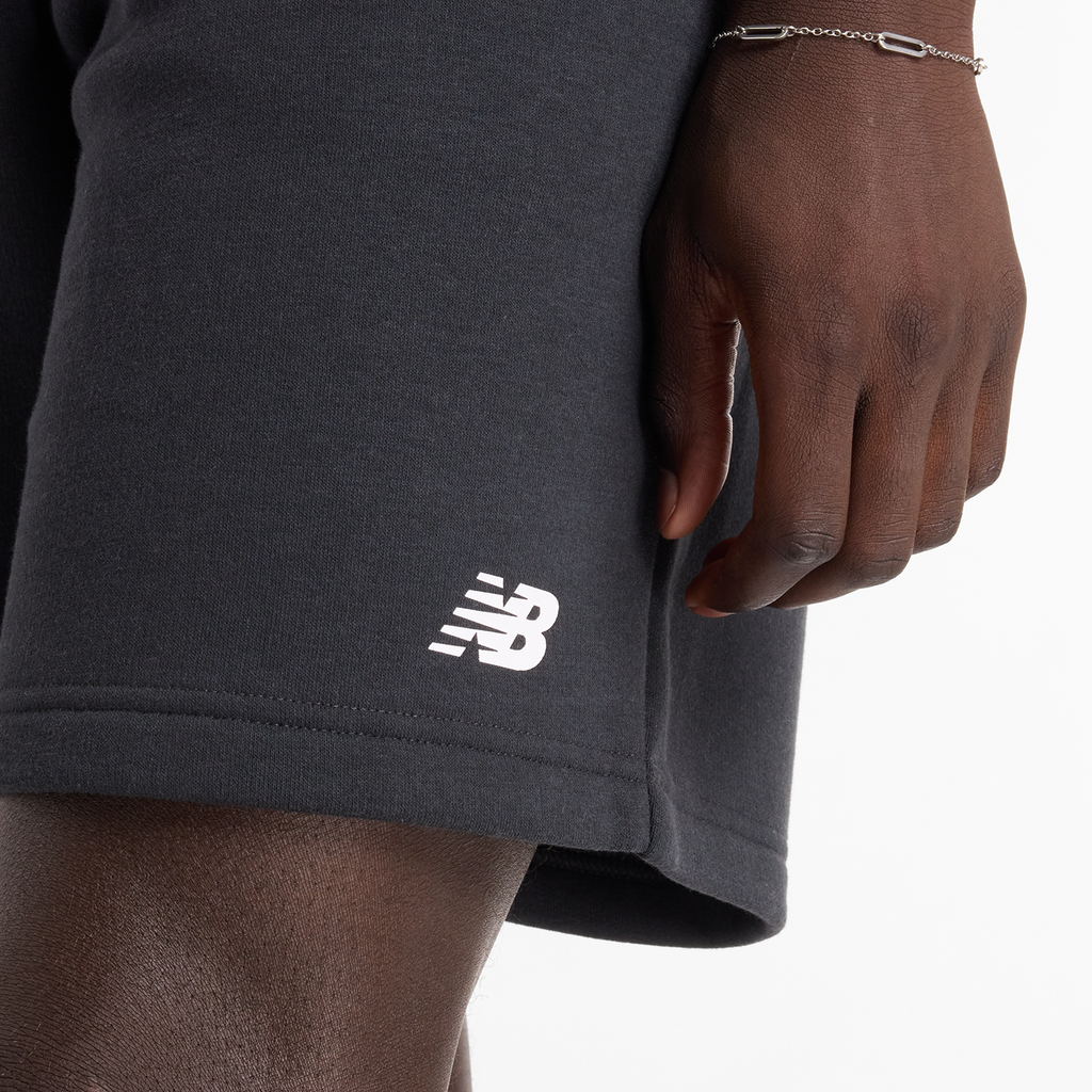 New Balance Sport Fleece Short 9" in SCHWARZ