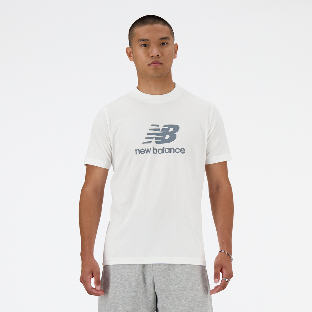 New Balance Sport Essentials Stacked Logo T-Shirt in WEISS