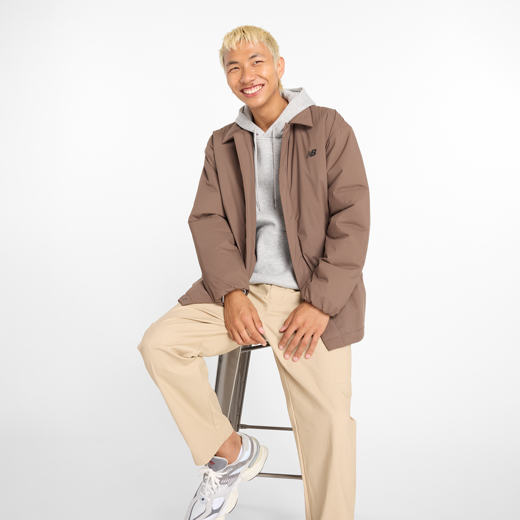 New Balance Coaches Jacket in BRAUN
