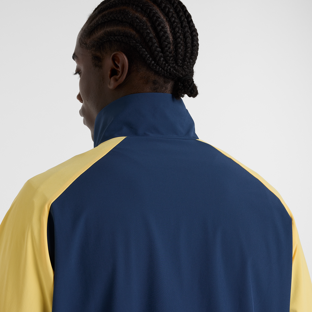 New Balance Woven Track Jacket in BLAU