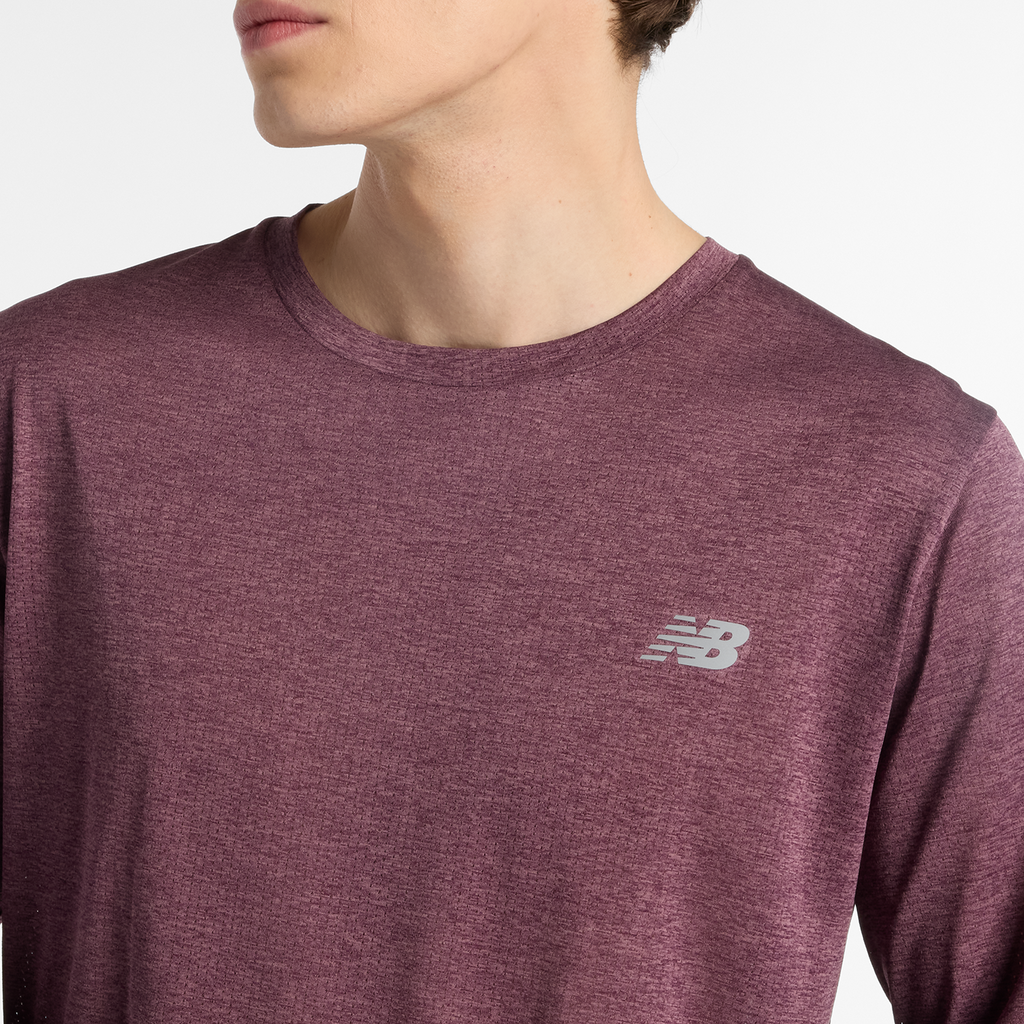 New Balance NB Athletics Run Long Sleeve T-Shirt in VIOLETT