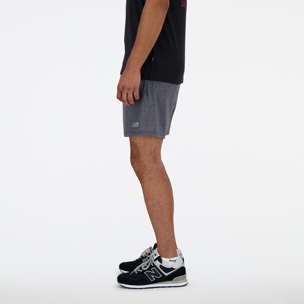 New Balance New Balance Heathertech Short 7 Inch in SCHWARZ