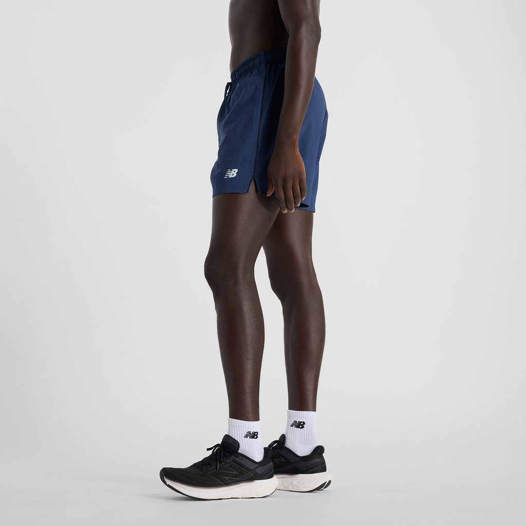 New Balance Sport Short 5" in BLAU