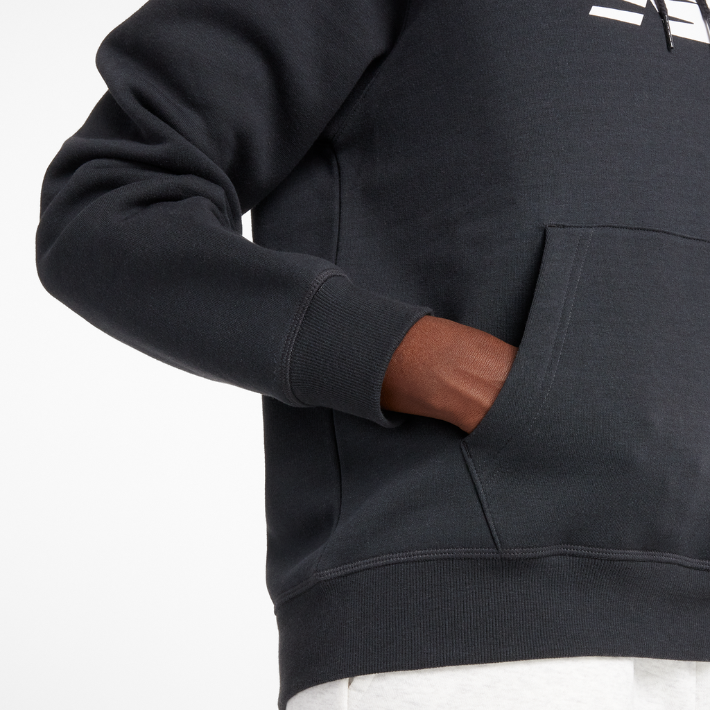 New Balance W Sport Fleece Logo Hoodie in SCHWARZ