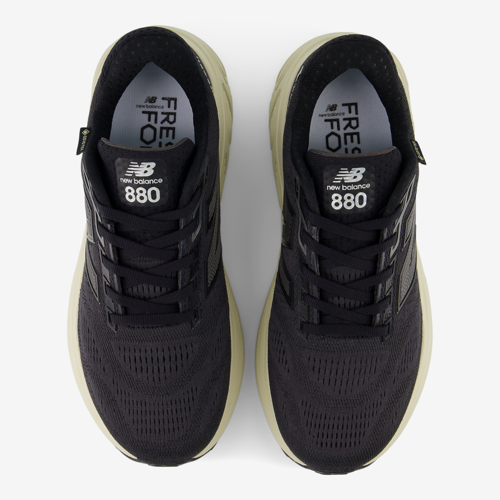 New Balance W 880 GTX v15 Laufschuhe in SCHWARZ