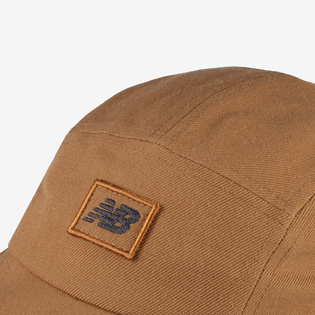 New Balance 5 Panel Lifestyle Flat Brim in BRAUN