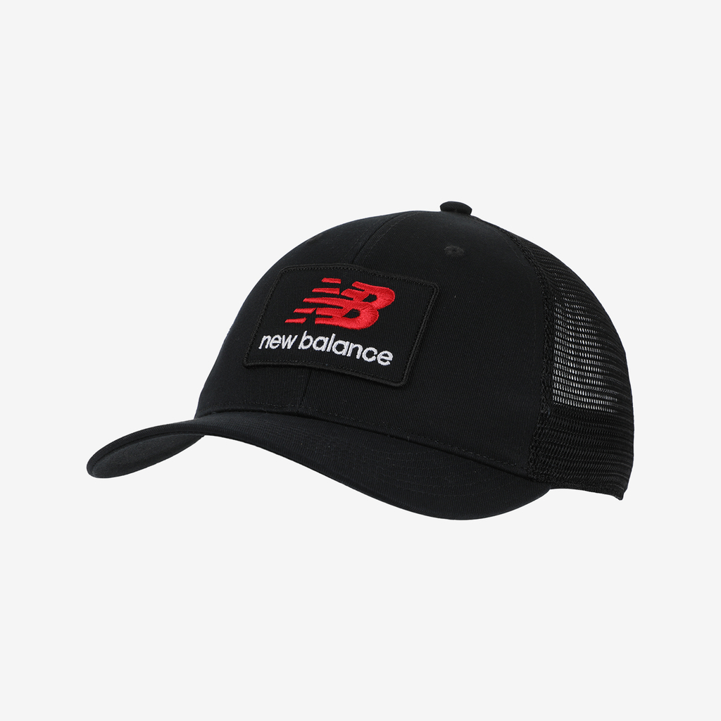 New Balance Stacked Patch Logo Trucker in SCHWARZ