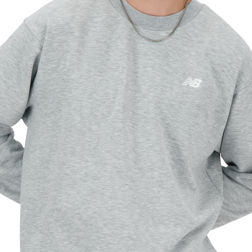 New Balance Sport Essentials Small Logo French Terry Crew in GRAU