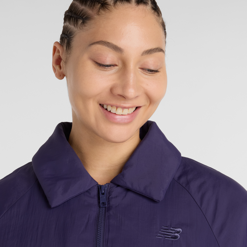 New Balance W Woven Bomber Jacket in VIOLETT