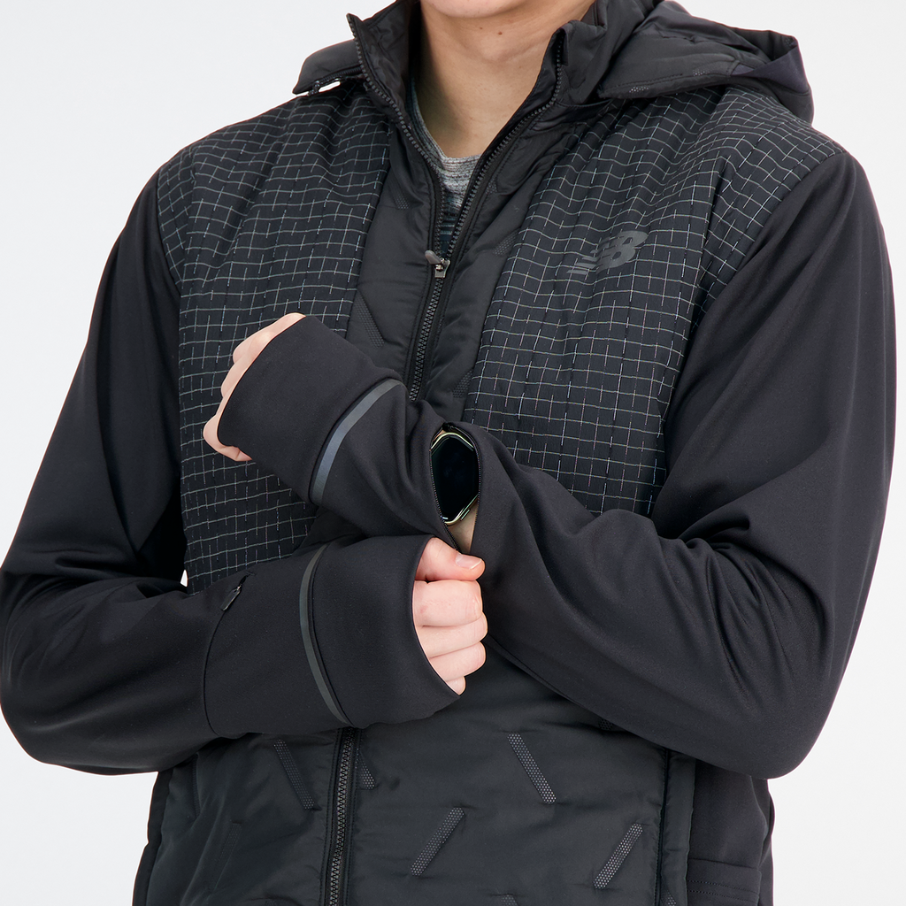 New Balance Impact Run Luminous Heat Jacket in SCHWARZ