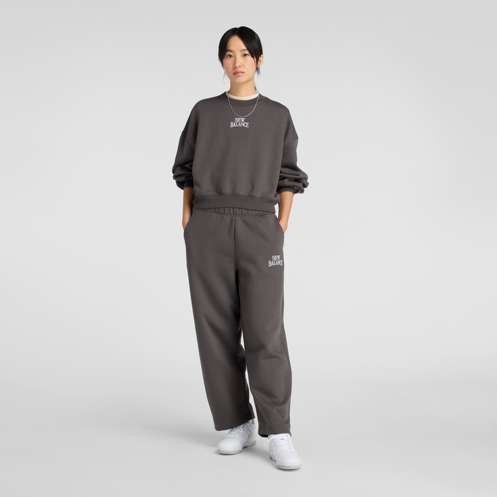 New Balance W Linear Heritage Fleece Crew in SCHWARZ