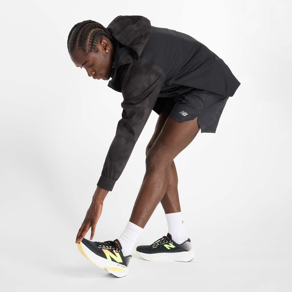 New Balance RC Reflective Short 5" in SCHWARZ