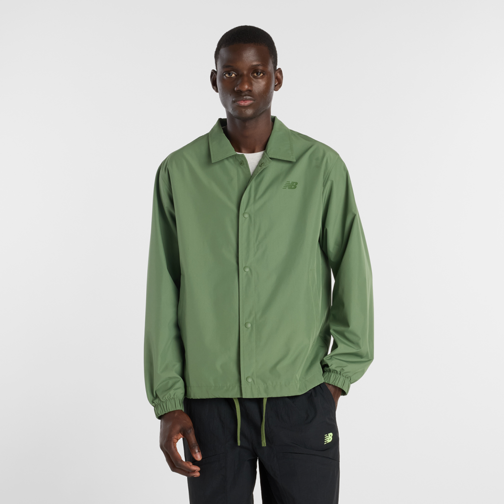 New Balance Lightweight Coaches Jacket in GRÜN