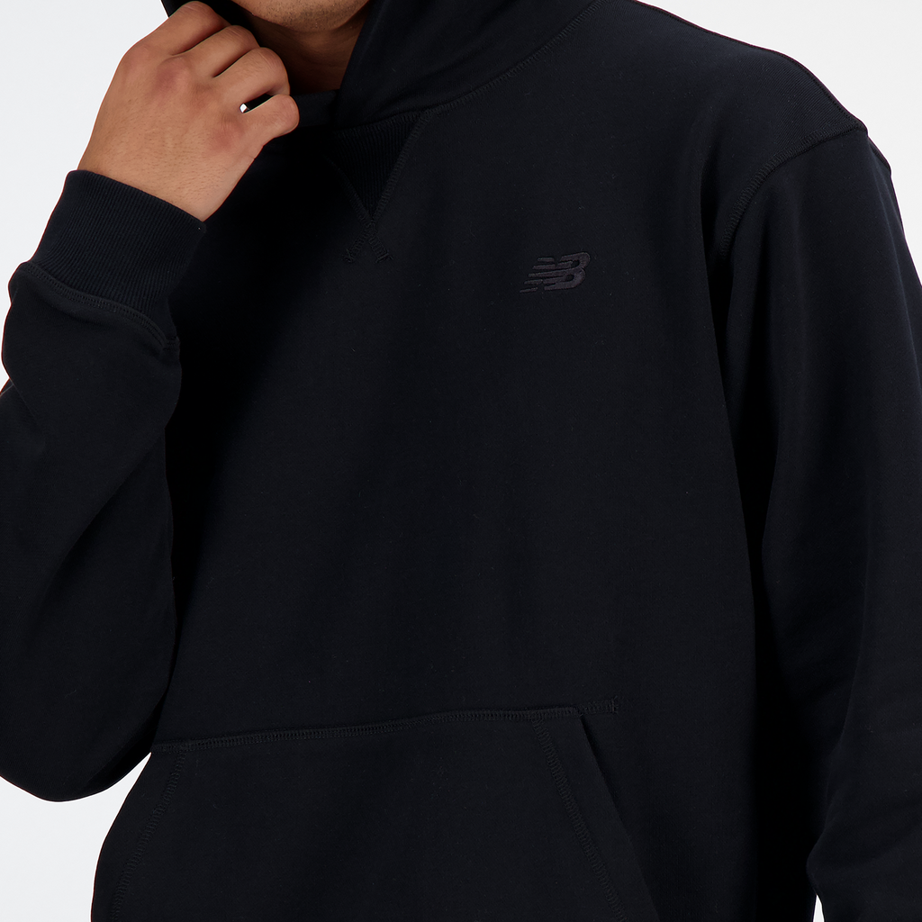 New Balance NB Athletics French Terry Hoodie in SCHWARZ