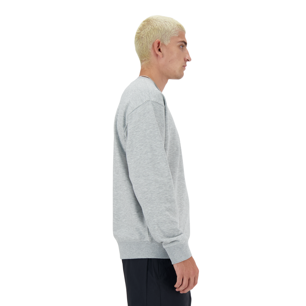 New Balance Sport Essentials Small Logo French Terry Crew in GRAU