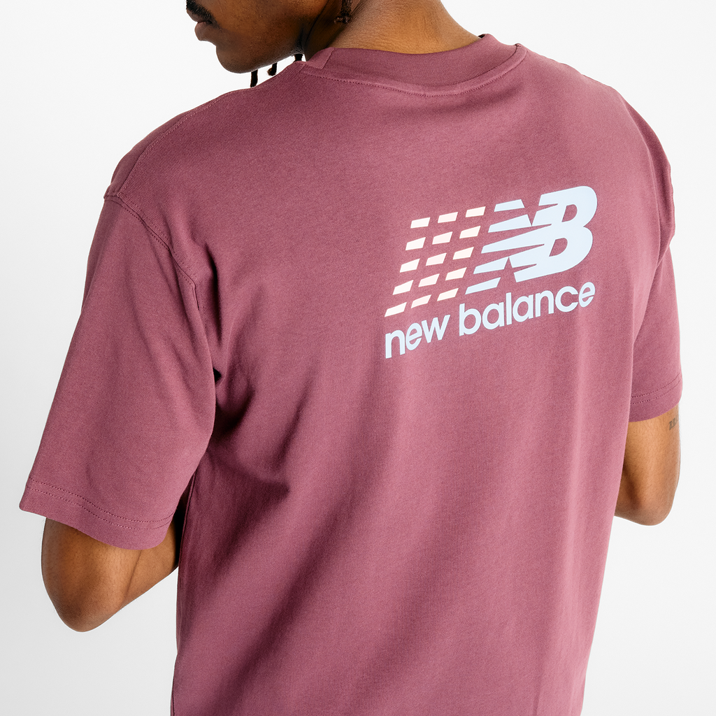 New Balance Athletics Multi Color Logo T-Shirt in VIOLETT