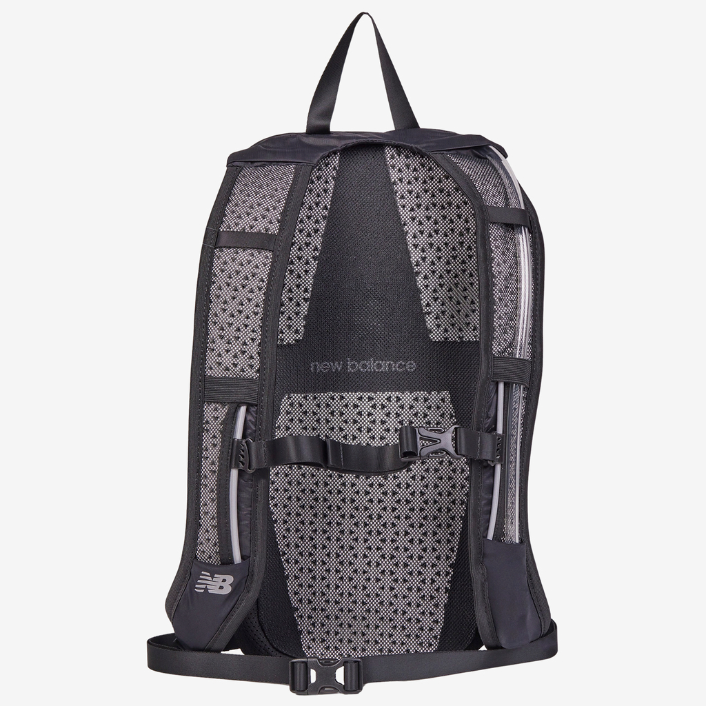 New Balance Performance 4L Hydration Backpack in SCHWARZ