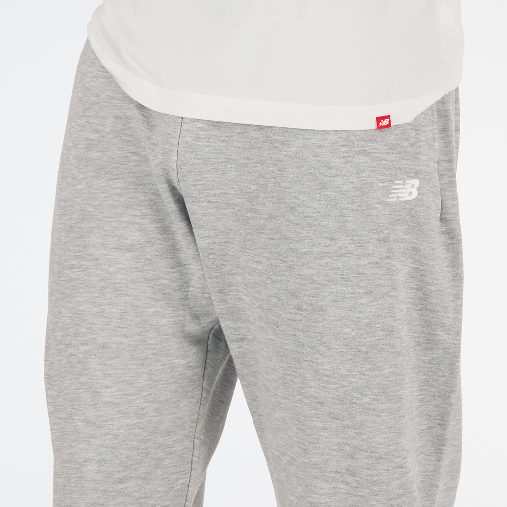 New Balance Sport Essentials French Terry Jogger in GRAU