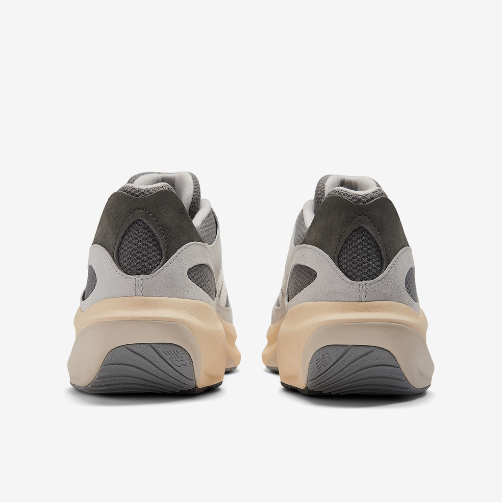 New Balance U Warped Runner Max Min Freizeitschuhe in GRAU