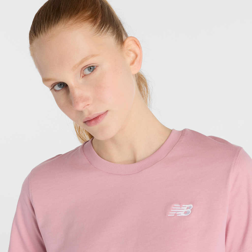 New Balance W New Balance Jersey Small Logo T-Shirt in ROT