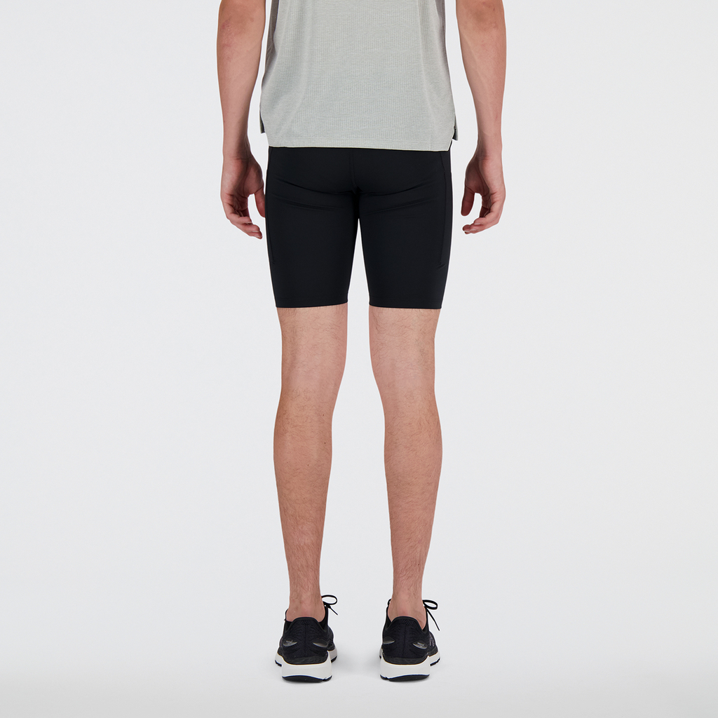 New Balance NB Athletics Sleek Run Half Tight 9 Inch in SCHWARZ