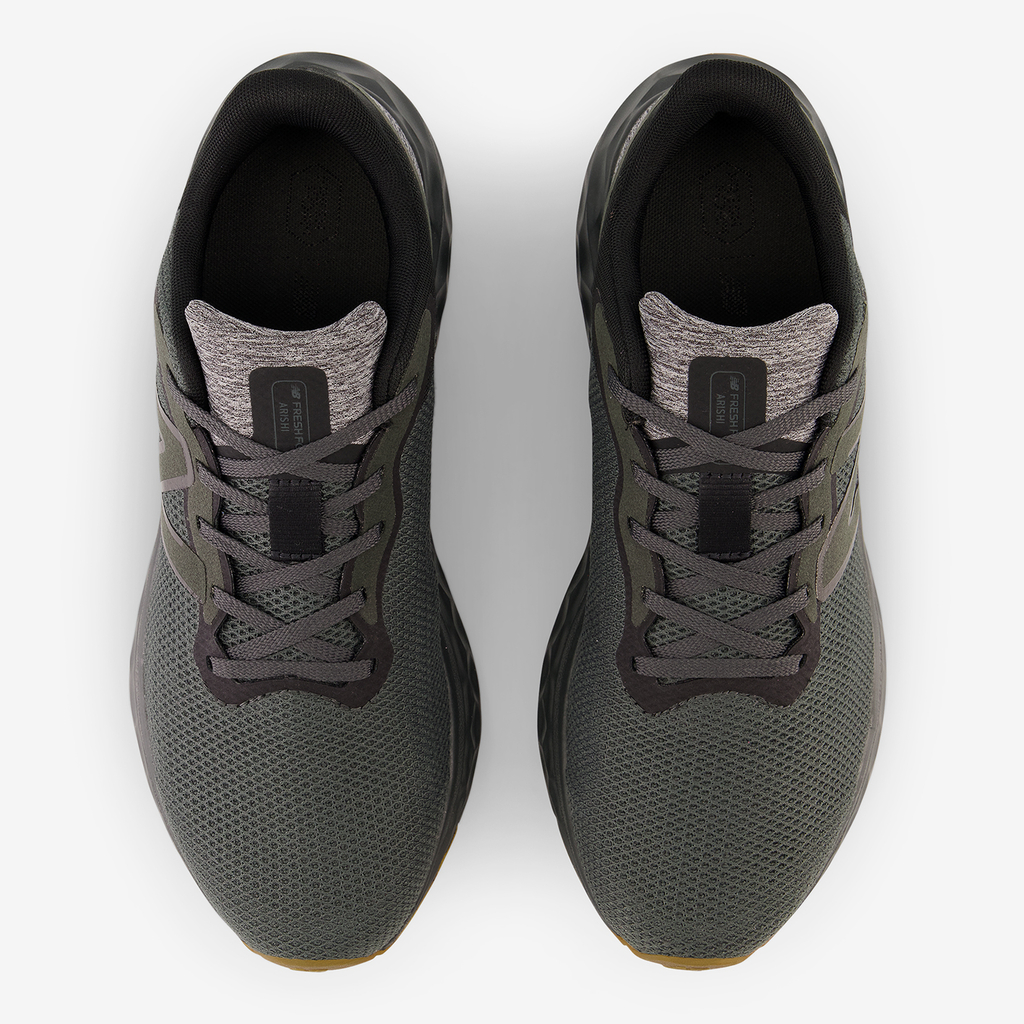 New Balance M Arishi v4 Laufschuhe in GRÜN