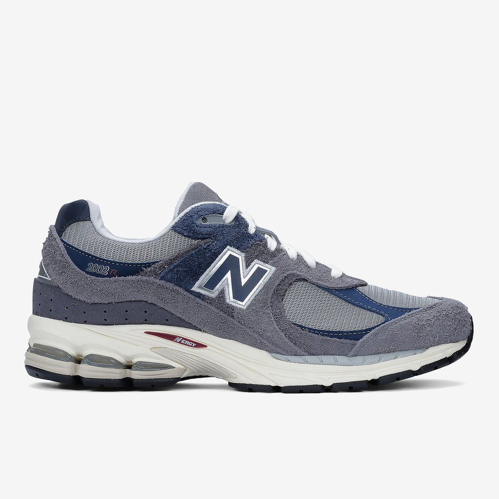 New Balance M 2002R Essentials Freizeitschuhe in BLAU