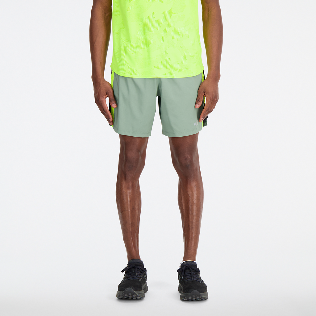 New Balance Accelerate 7 Inch Short in GRÜN