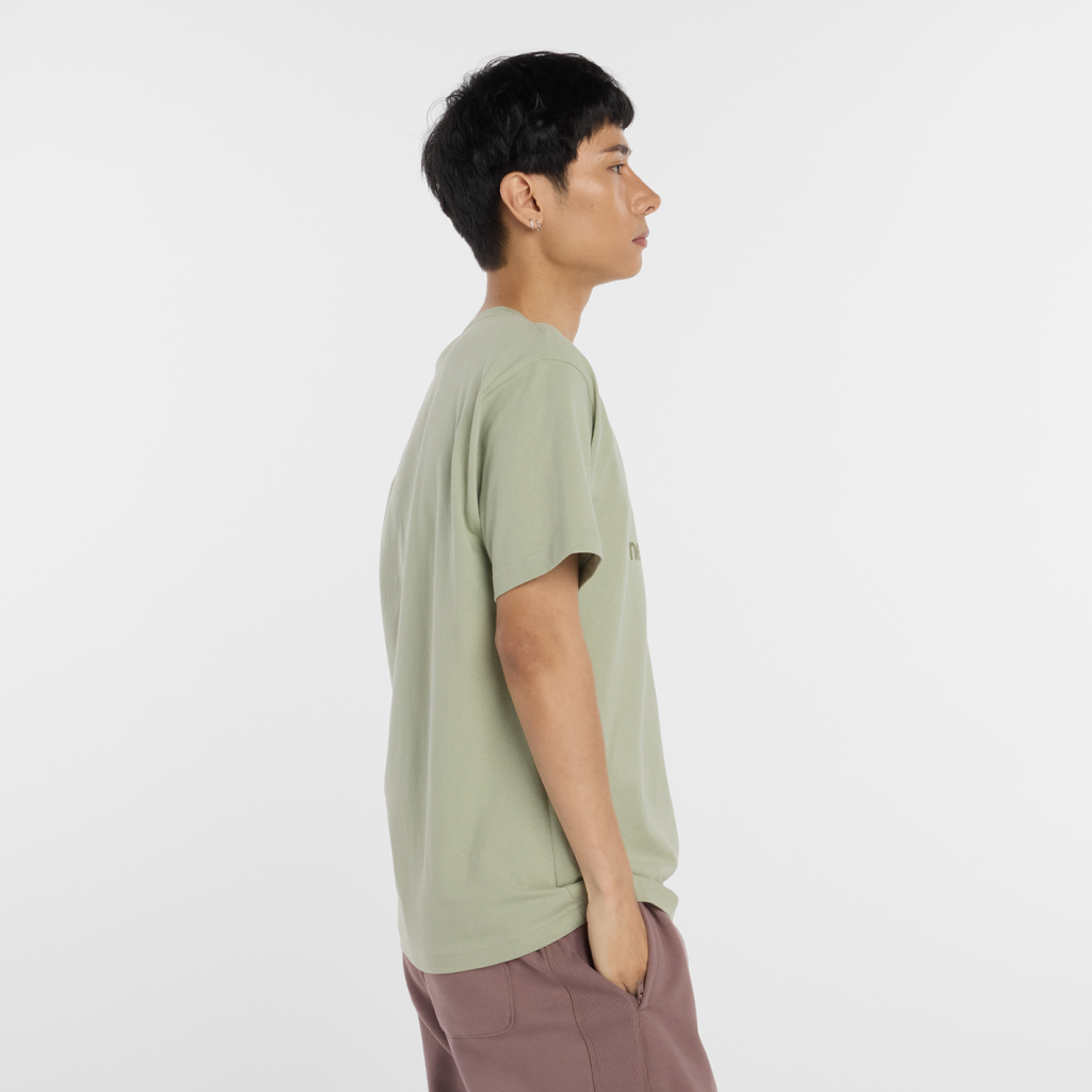 New Balance Athletics Logo T-Shirt in GRÜN