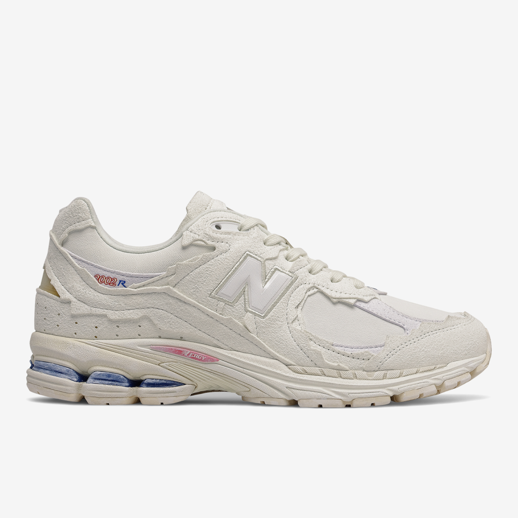 New Balance 2002R Protection Pack in WEISS