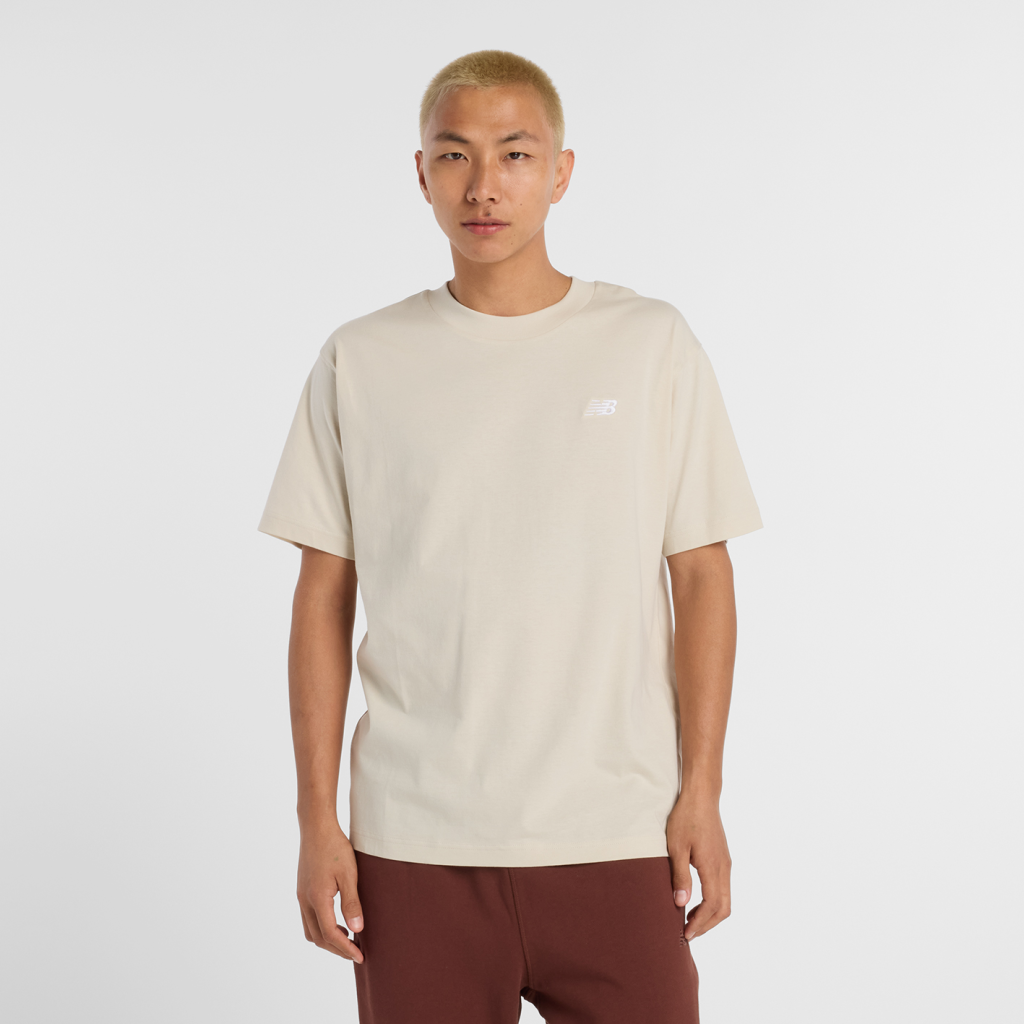 New Balance Sport Essentials Small Logo T-Shirt in BEIGE