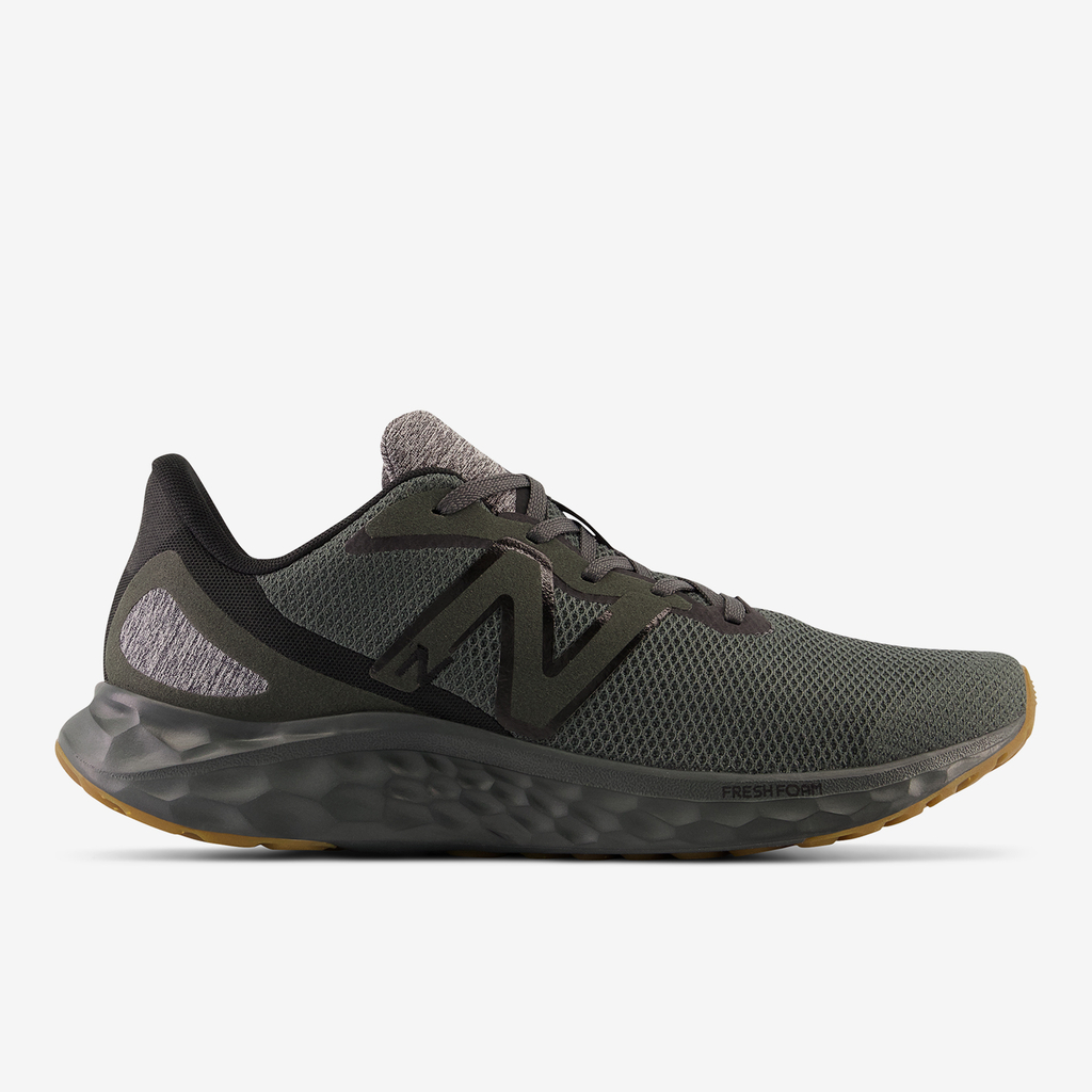 New Balance M Arishi v4 Laufschuhe in GRÜN