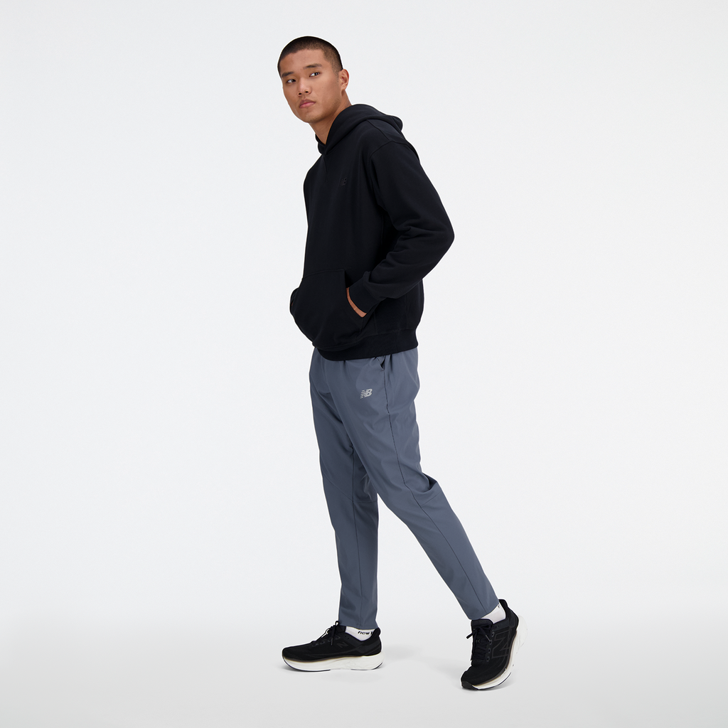 New Balance AC Tapered Pant 29" in GRAU