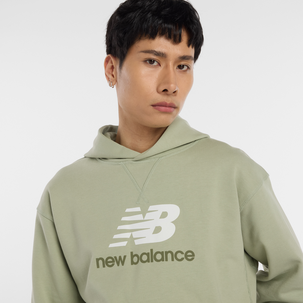 New Balance Athletics French Terry Logo Hoodie in GRÜN