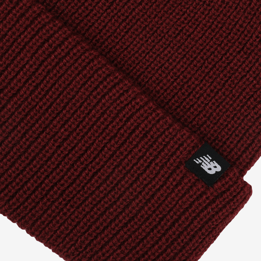 New Balance Fisherman Beanie in ROT