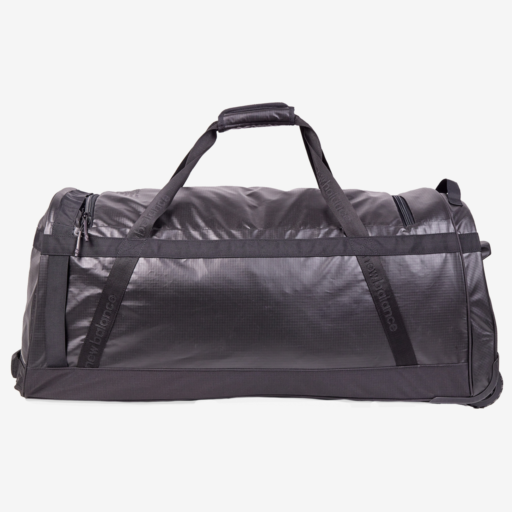 New Balance Pro Players Wheel Duffle in SCHWARZ