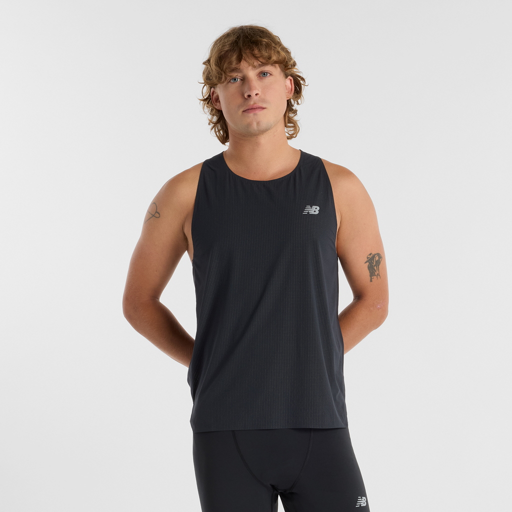 New Balance Race Day Ultra Light Singlet in SCHWARZ