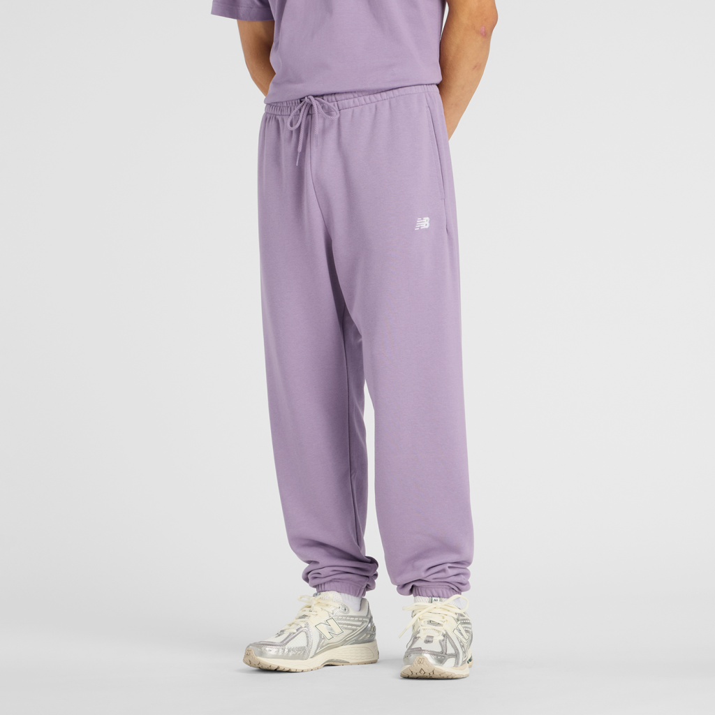 New Balance Sport Essentials French Terry Jogger in VIOLETT