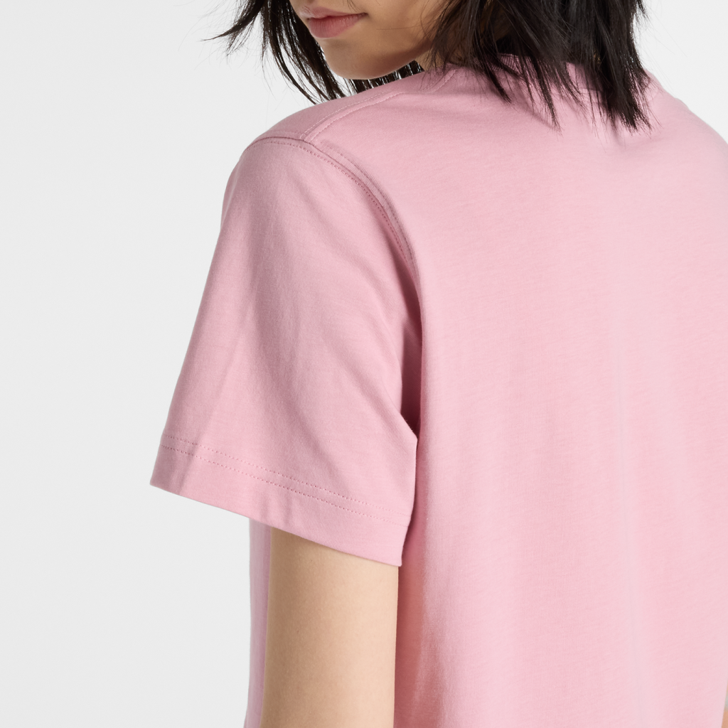 New Balance W Sport Essentials Jersey Logo T-Shirt in ROT