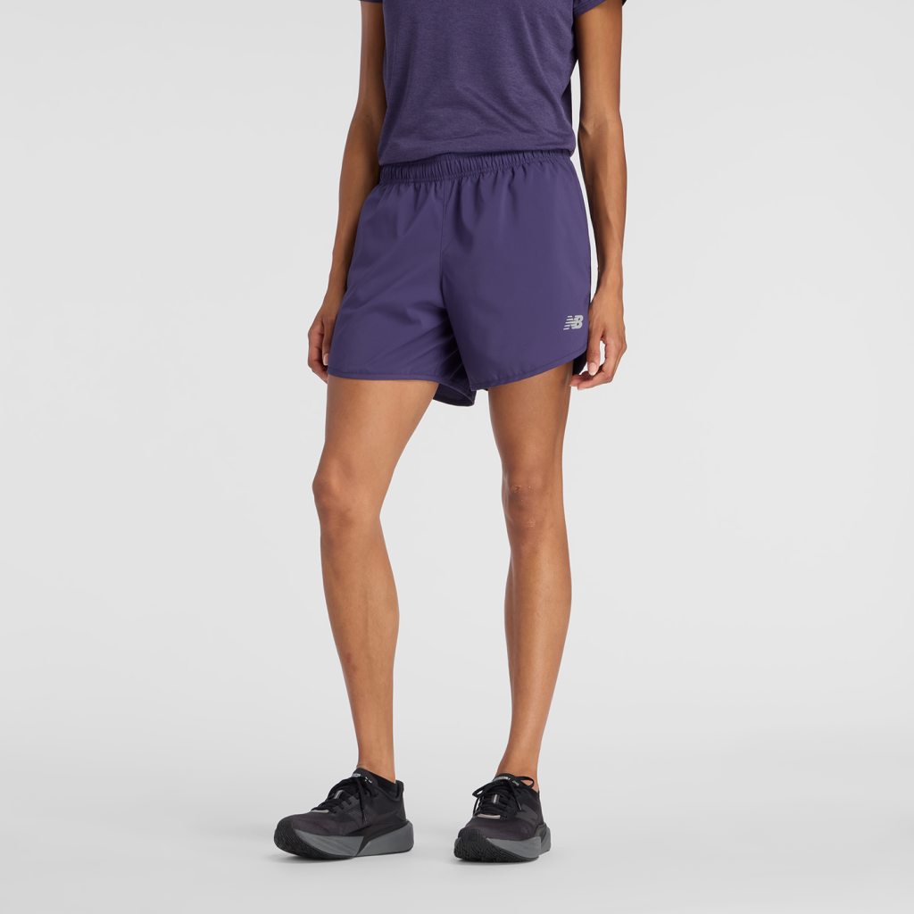 New Balance W Sport Essentials Short 5 Inch in VIOLETT