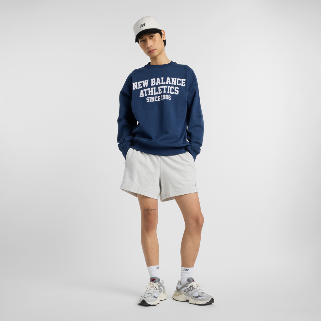 New Balance Varsity French Terry Graphic Crew in BLAU