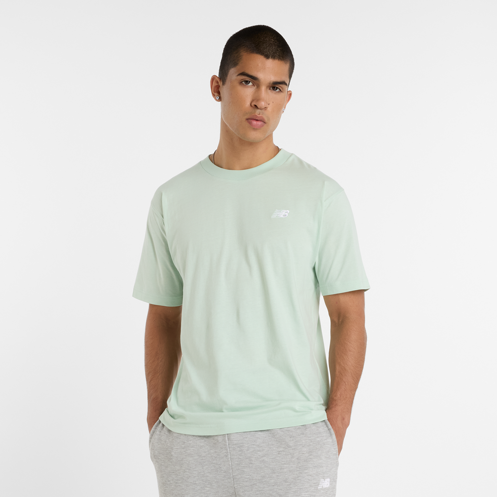 New Balance Sport Essentials Small Logo T-Shirt in GRÜN
