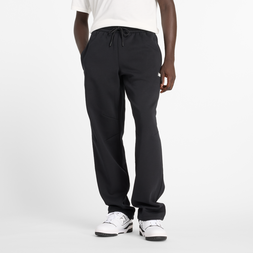 New Balance Hoops Uniform Pant in SCHWARZ